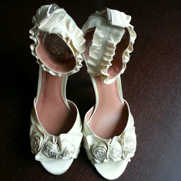 Gorgeous satin Vince Camuto heels