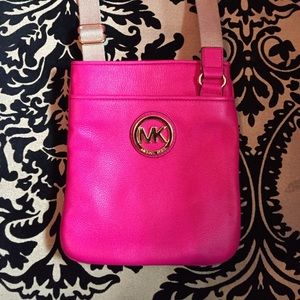 Never Used Before Michael Kors Crossbody Purse!
