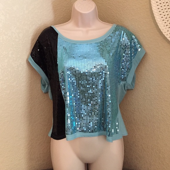 Playful sequence top