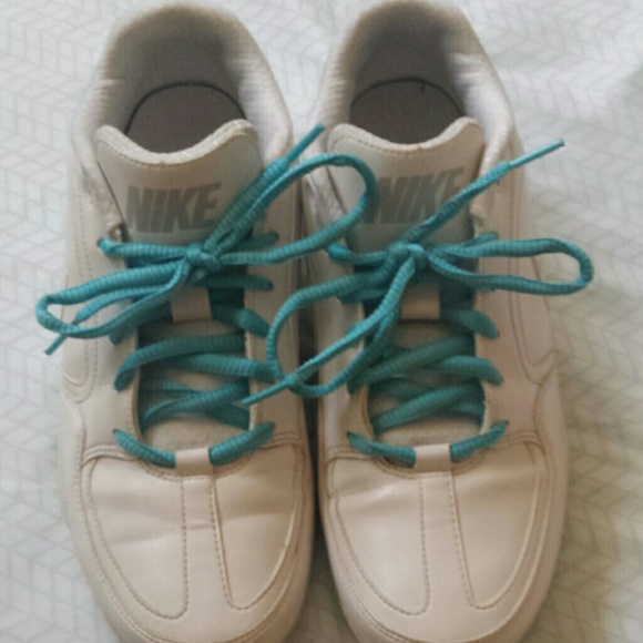 Nike Musique Sneakers