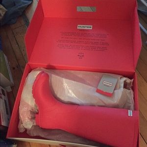 Coral Hunter Boots size 9