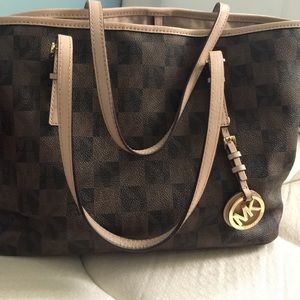 Michael Kors Jet Set Travel Bag
