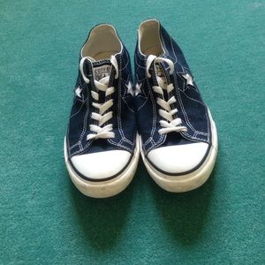 Black all star converse