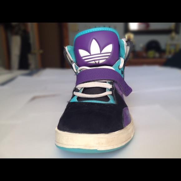 Adidas Round House Mid Originals