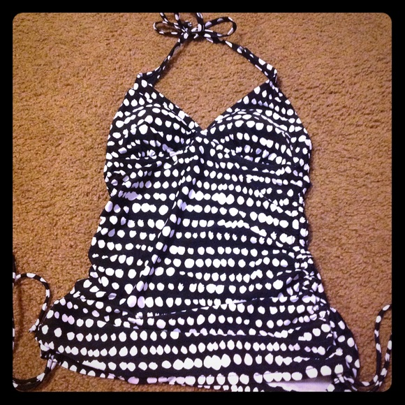 Size 8 Croft & Barrow tankini top