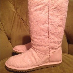 New Cotton Pink Lace Uggs sz 10