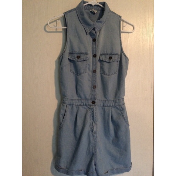 Denim romper with open back - Picture 1 of 4