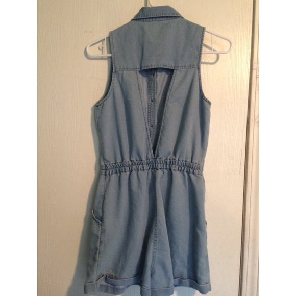 Denim romper with open back - Picture 2 of 4
