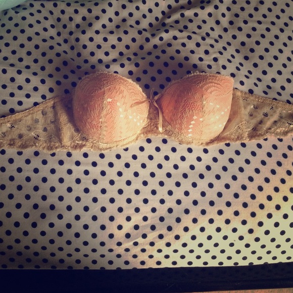 Coral/creme strapless push up bra
