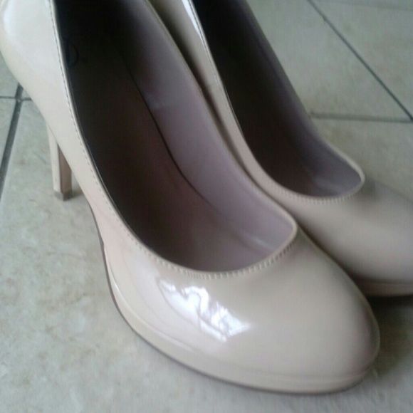 Nude Heels - Picture 3 of 3