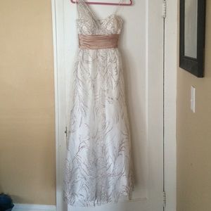 Caché evening gown. White/gold/silver