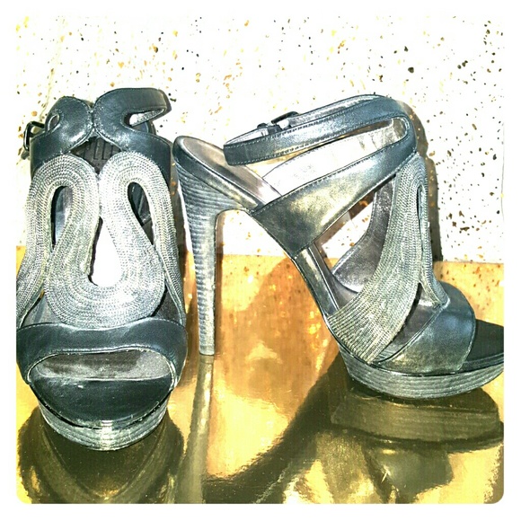 Great black high heel, very comfy