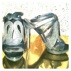 Great black high heel, very comfy