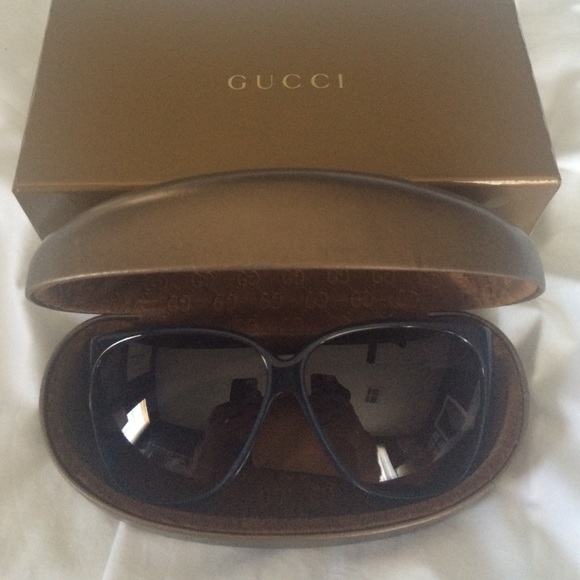 **SOLD**ONE DAY SALE!! Gucci Sunglasses - Picture 2 of 4