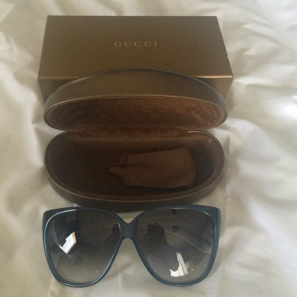 **SOLD**ONE DAY SALE!! Gucci Sunglasses - Picture 3 of 4
