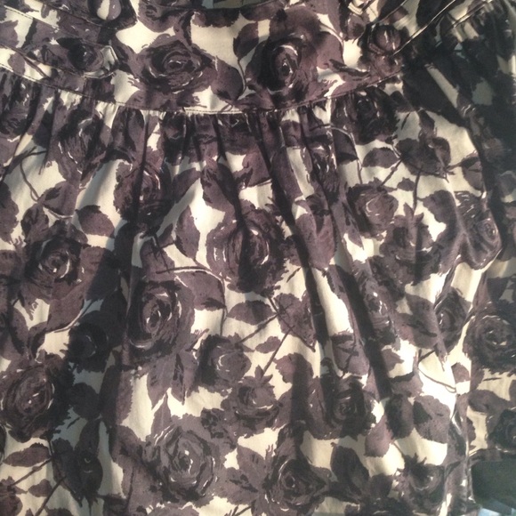 Rose patterned poofy skirt - Picture 1 of 1