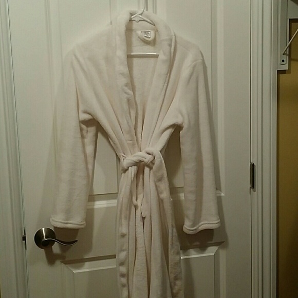 Ladies super soft white robe - never worn