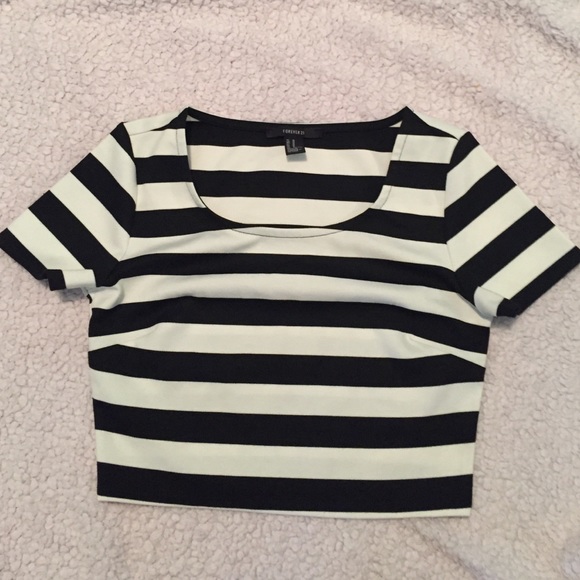 Forever 21 Tops - B&W Striped Crop Top