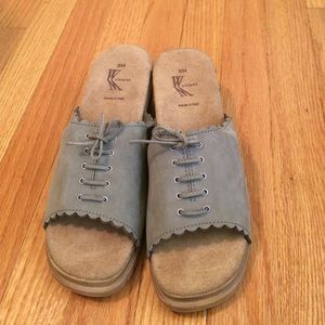 White mountain open toe clogs