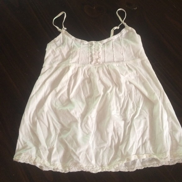 Small white top - Picture 1 of 1