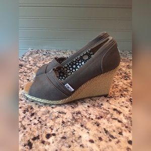TOMS Sz 5