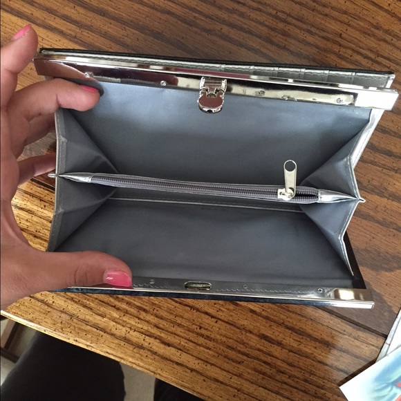 Black Wallet - Picture 2 of 4