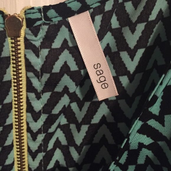 A Black dress from Dress Up Boutique - Picture 4 of 4