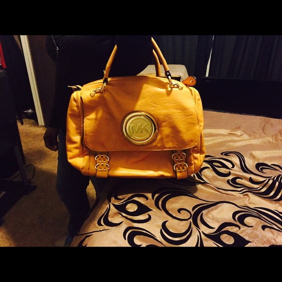 Unauthentic Michael Kors Purse