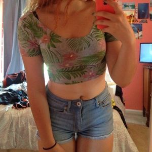 Grey Hawaiian crop top.