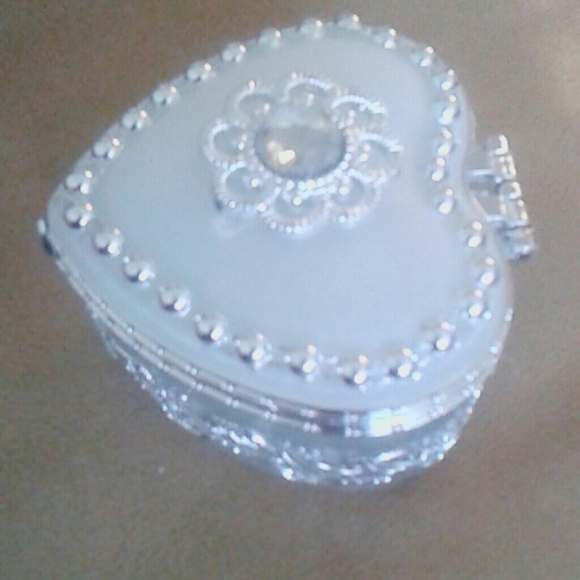 Holder - Picture 2 of 4