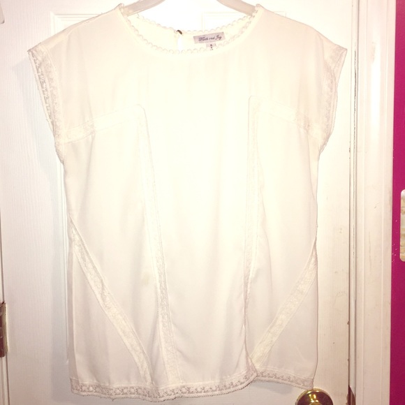 Creme top with Lace edges!! - Picture 1 of 4