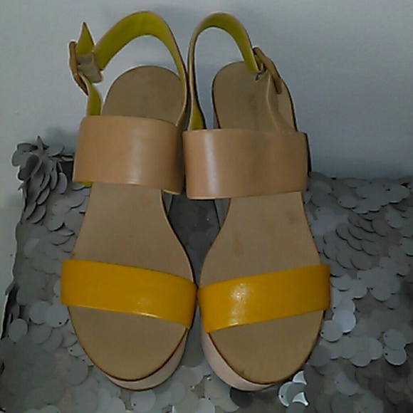 NEW BCBG  ENERATION  WEDGE HEELS.