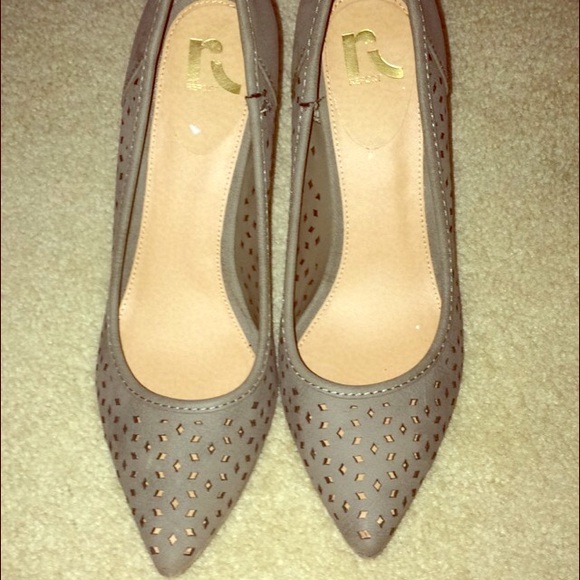 Comfortable pumps nwot