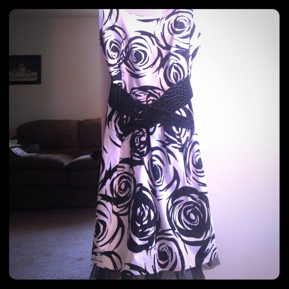 Black and white dress with belt!