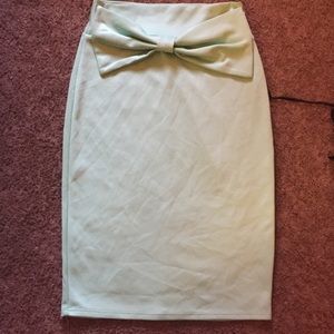 Light green pencil skirt
