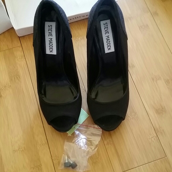 worn once STEVE MADDEN TESSI HEELS