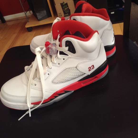 Jordan 5's size 6 , worn once