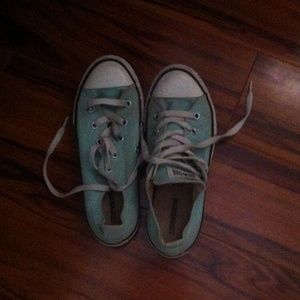 Size 2 kids light green converse