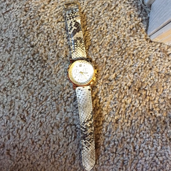 Snake skin patterned watch - Picture 1 of 2