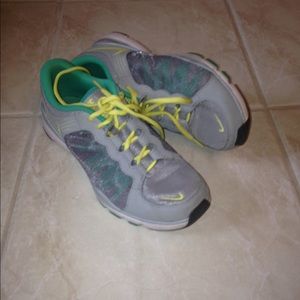 Nike athletic training shoe "Flex-TR2"