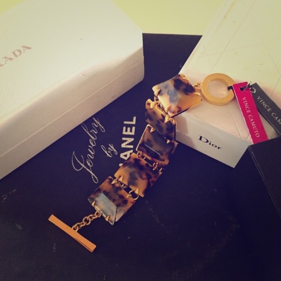 Vince Camuto Accessories - VINCE CAMUTO bracelet !
