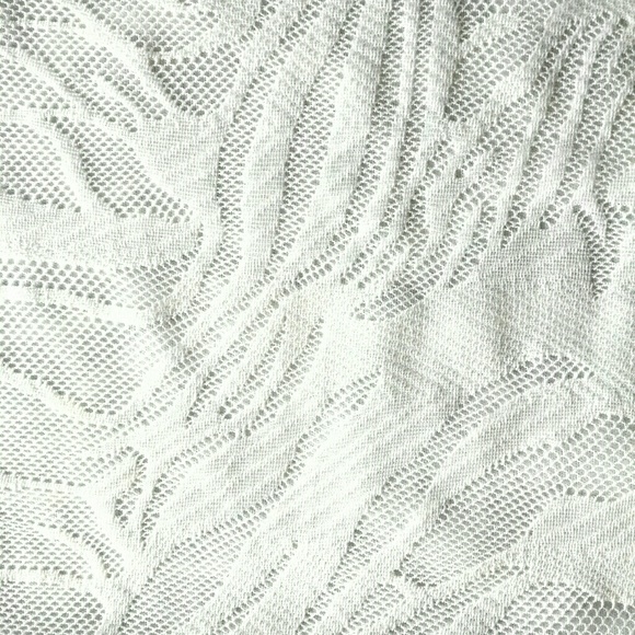 🌸SOLD🌸 Cream Top - Picture 2 of 2