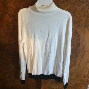 Forever 21 turtleneck black and white sweater