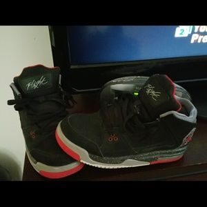 Black and red Jordan Sneakers size 7 in men