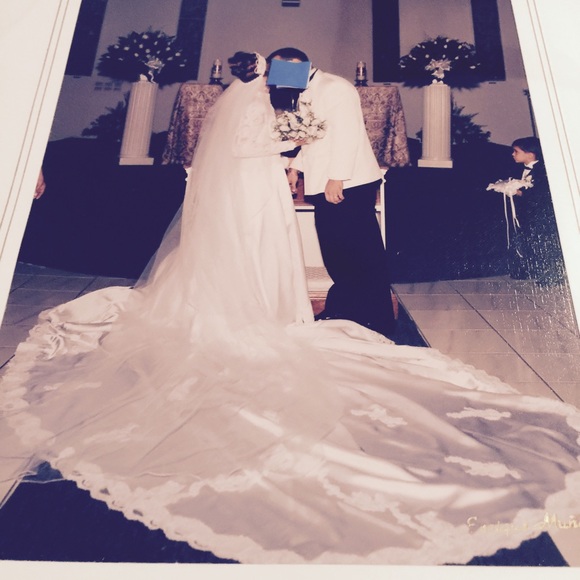 MAKE AN OFFER!!!! Satin Vintage Wedding Dress NY - Picture 2 of 4