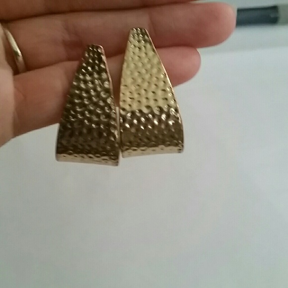 Gold Pierce Earrings with Gold Flower Ring