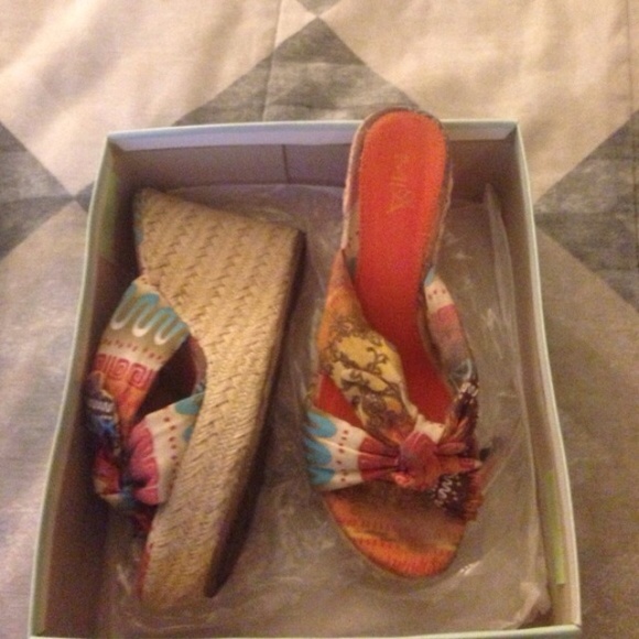 Wedge sandals - Picture 1 of 2