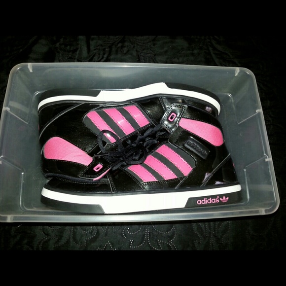 Adidas Sneakers
