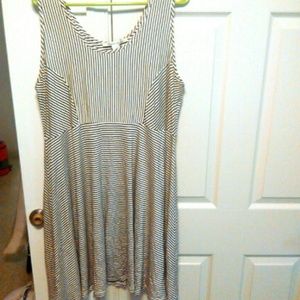 LAST CHANCE!!👗This is a flattering girly dress 👗