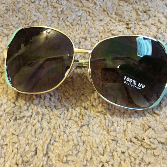 Floral and mint sunglasses - Picture 1 of 2